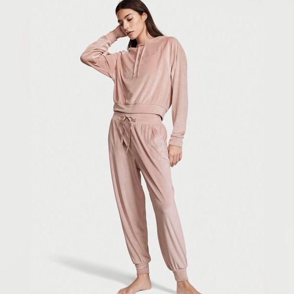 VELOUR SET - Picture 1 of 3